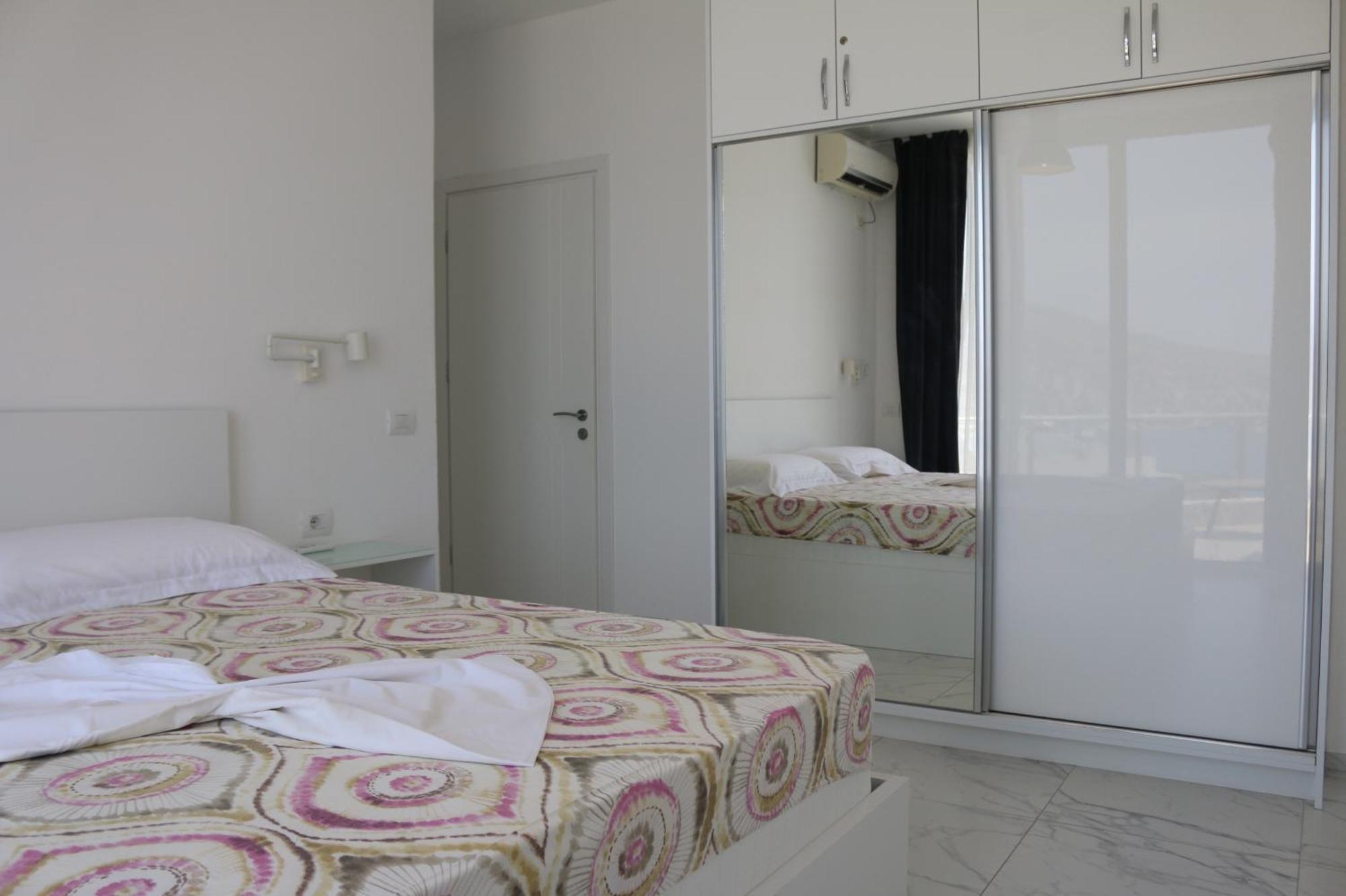Apartamento Infinity Sea View Penthouse Sarandë Exterior foto